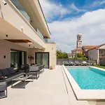 Prima Villa *