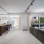 Villa Prima *