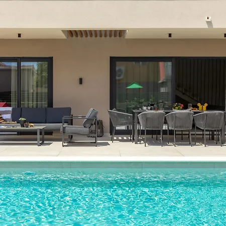 Prima Villa *