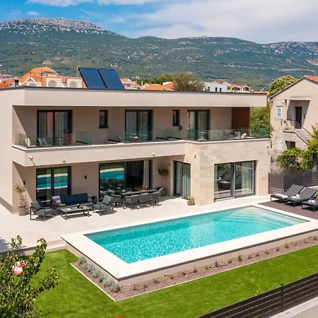 Prima * Kastela