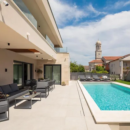 Prima Villa *